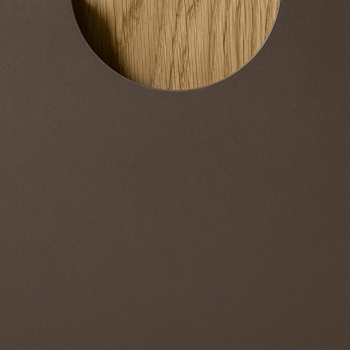 Зразок фасаду Half Moon Linoleum чорна кава. Ручка Wood дуб натуральний