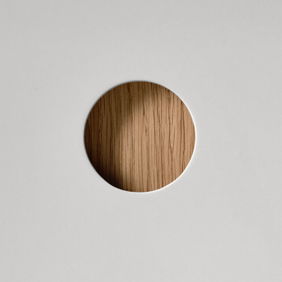 Sample of Tasty Color river mother-of-pearl facade. Wood handle 